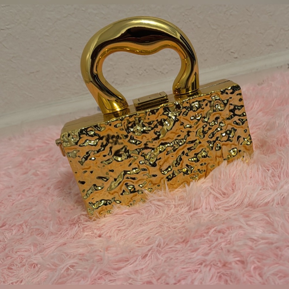 SHEIN Gold Clutch with Heart-Shaped Handle
